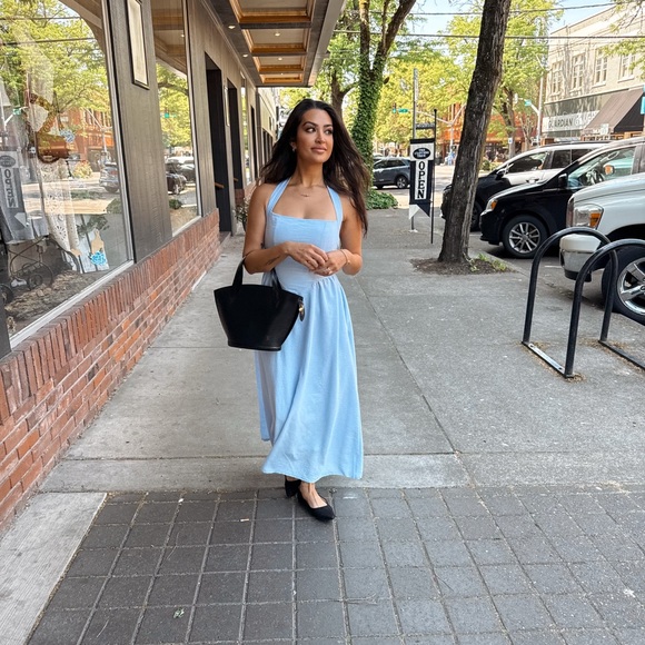 Meet your Posher, Andrea - Picture 4 of 6